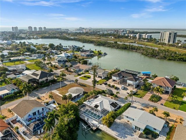 8324 Lagoon RD, Fort Myers Beach, FL 33931