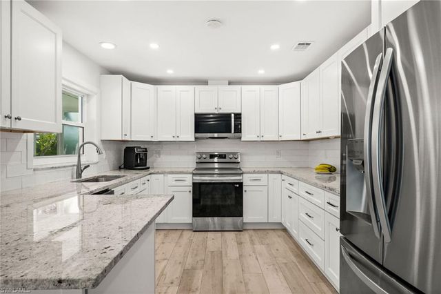 8324 Lagoon RD, Fort Myers Beach, FL 33931
