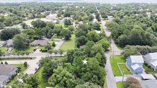 Demontluzin Avenue, Bay Saint Louis, MS 39520