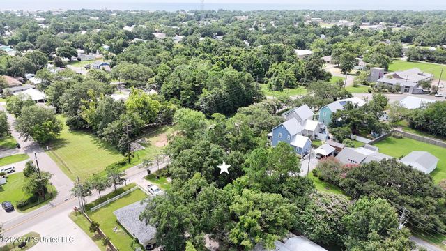 Demontluzin Avenue, Bay Saint Louis, MS 39520