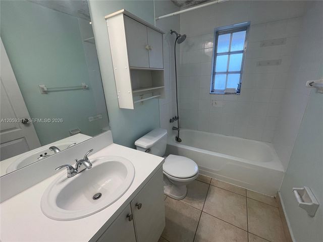 8600 SW 109th Ave 4-220, Miami, FL 33173