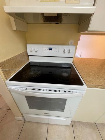 8600 SW 109th Ave 4-220, Miami, FL 33173