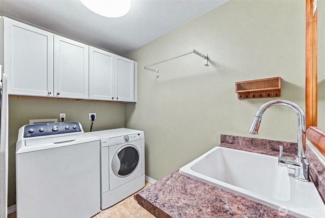 12026 Big Leaf Way NE, Redmond, WA 98053