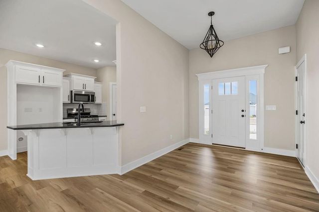 2305 LARKSPUR Lane, Kearney, MO 64060