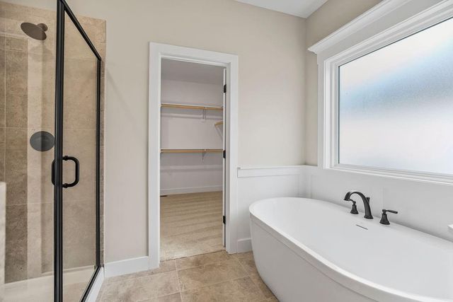 2305 LARKSPUR Lane, Kearney, MO 64060