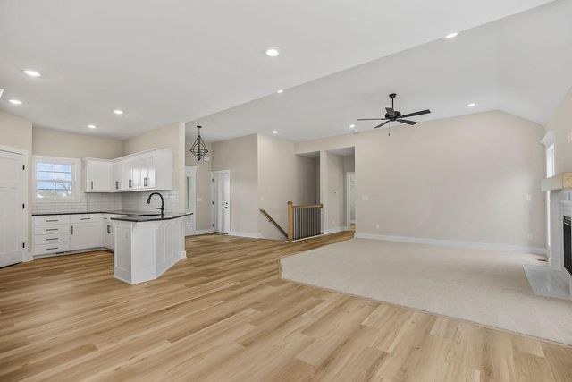 2305 LARKSPUR Lane, Kearney, MO 64060