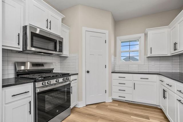 2305 LARKSPUR Lane, Kearney, MO 64060