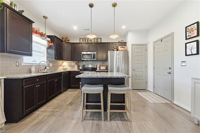 181 Peck LN, Suffolk, VA 23434