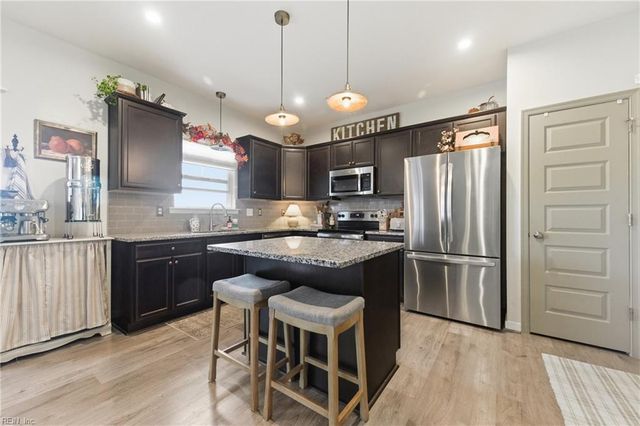 181 Peck LN, Suffolk, VA 23434