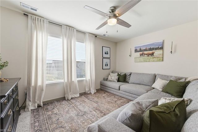 181 Peck LN, Suffolk, VA 23434