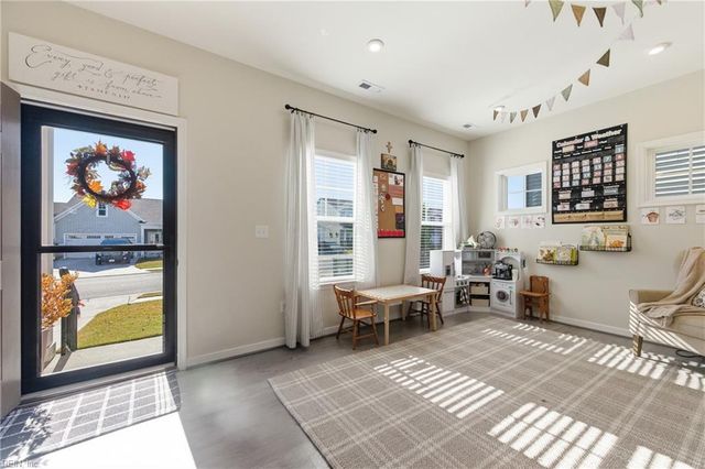 181 Peck LN, Suffolk, VA 23434