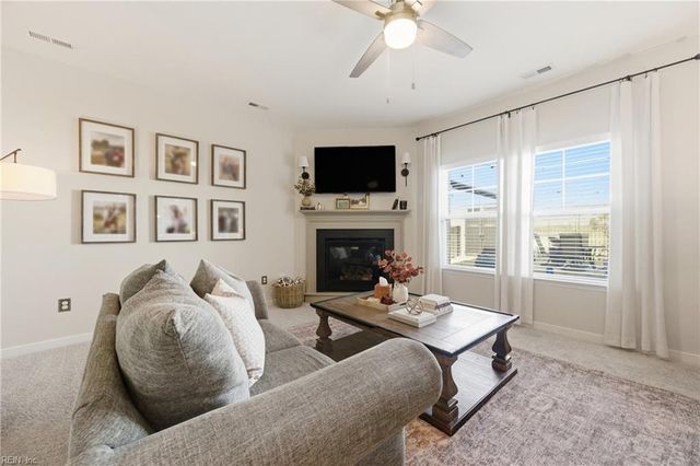 181 Peck LN, Suffolk, VA 23434