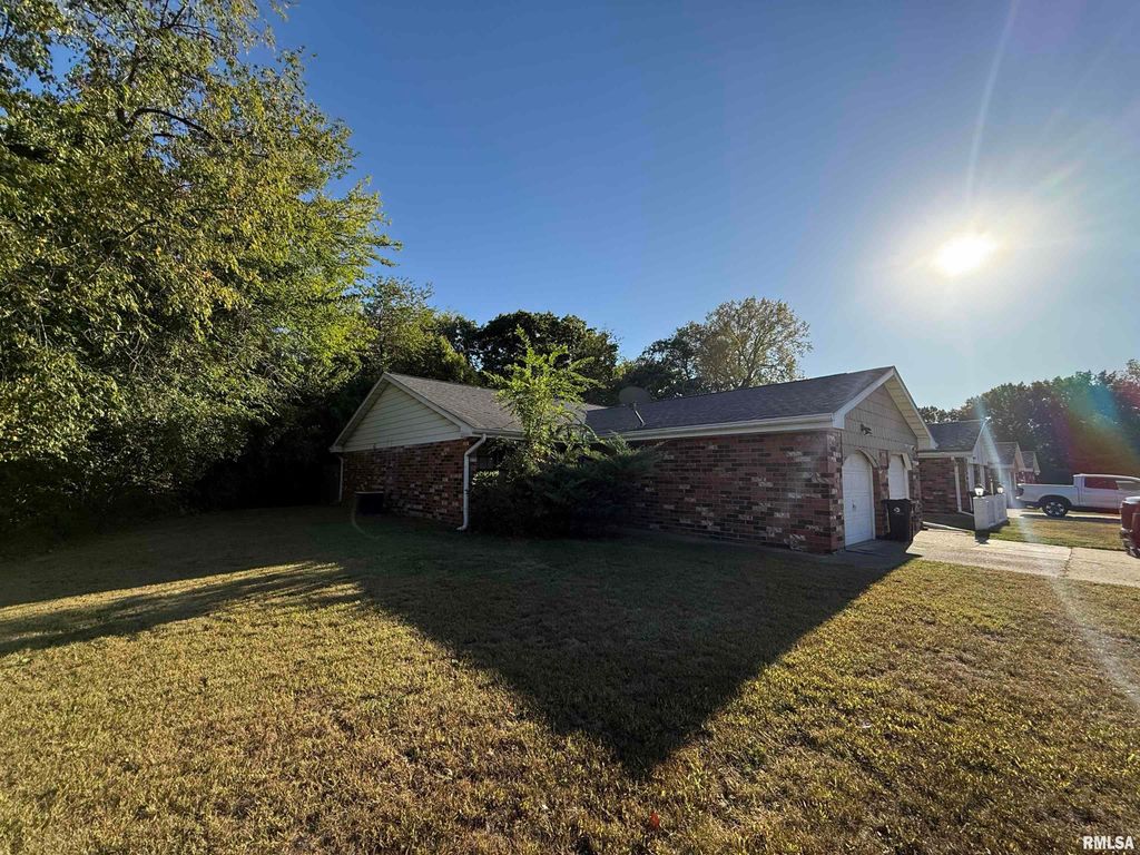 3418 W Dorchester Rdg A-1, Peoria, IL 61604