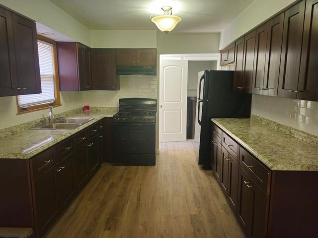 12946 S Carpenter Street, Calumet Park, IL 60827