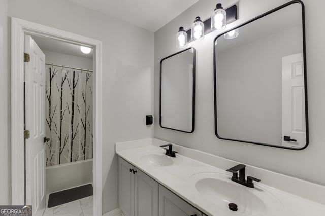 170 River Circle, Lawrenceville, GA 30043