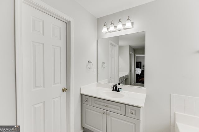 170 River Circle, Lawrenceville, GA 30043