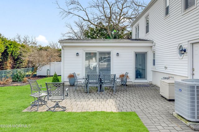 1304 W Magnolia Avenue, Sea Girt, NJ 08750