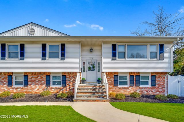 1304 W Magnolia Avenue, Sea Girt, NJ 08750