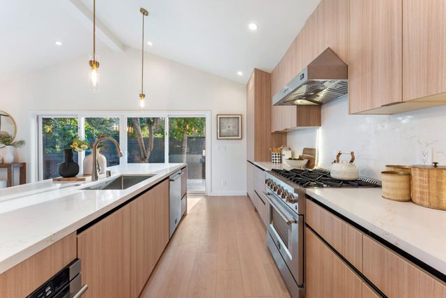 625 Empey Way, San Jose, CA 95128