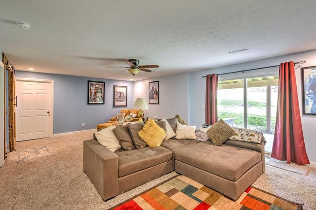 3806 Apple Valley Drive, Howard, OH 43028