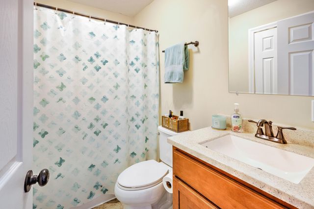 3806 Apple Valley Drive, Howard, OH 43028