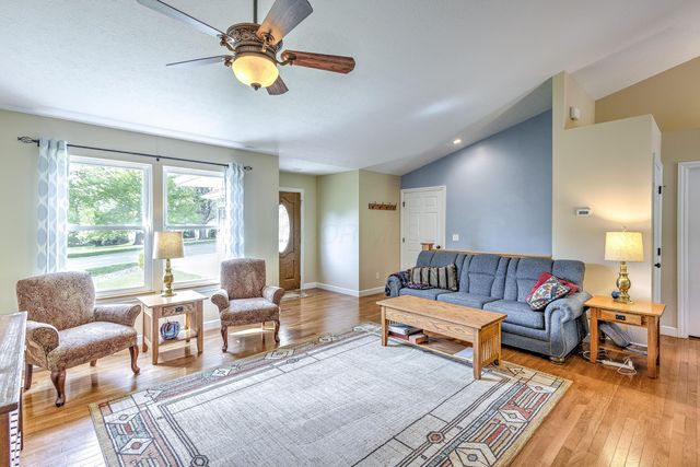 3806 Apple Valley Drive, Howard, OH 43028