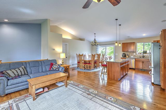 3806 Apple Valley Drive, Howard, OH 43028