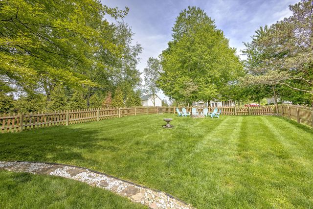 3806 Apple Valley Drive, Howard, OH 43028