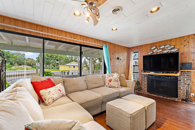 715 SW Rustic Circle, Stuart, FL 34997