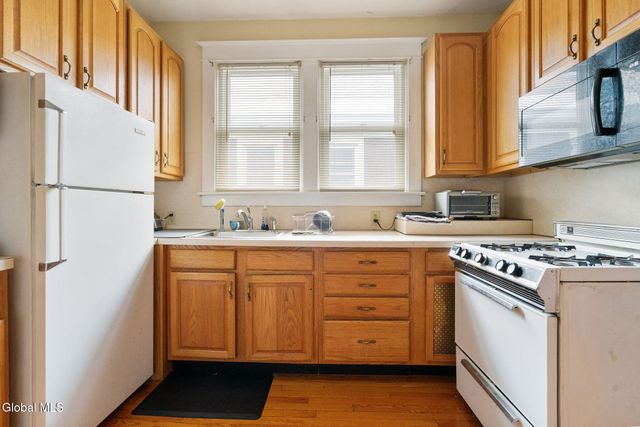 685 Myrtle Avenue, Albany, NY 12208