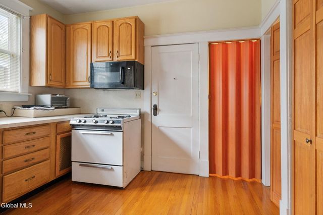 685 Myrtle Avenue, Albany, NY 12208