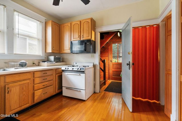 685 Myrtle Avenue, Albany, NY 12208