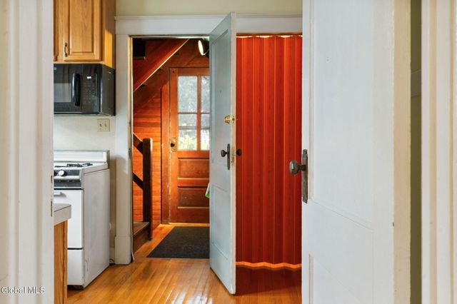 685 Myrtle Avenue, Albany, NY 12208