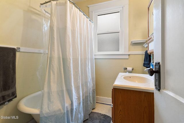 685 Myrtle Avenue, Albany, NY 12208