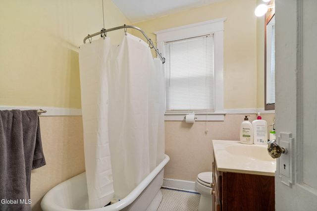 685 Myrtle Avenue, Albany, NY 12208