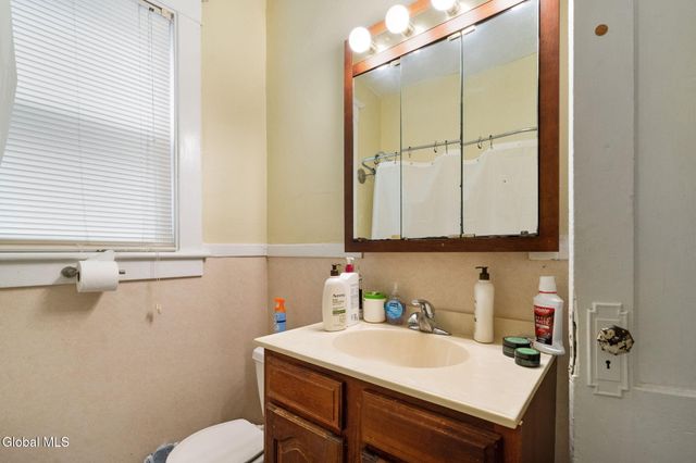 685 Myrtle Avenue, Albany, NY 12208