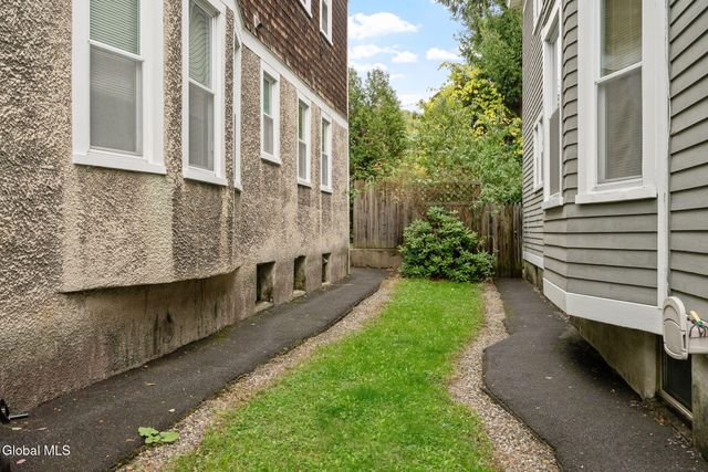 685 Myrtle Avenue, Albany, NY 12208