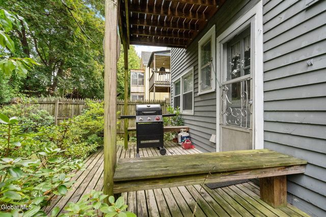 685 Myrtle Avenue, Albany, NY 12208