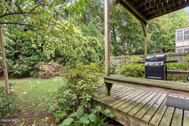 685 Myrtle Avenue, Albany, NY 12208