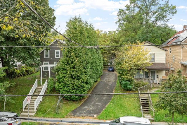 685 Myrtle Avenue, Albany, NY 12208