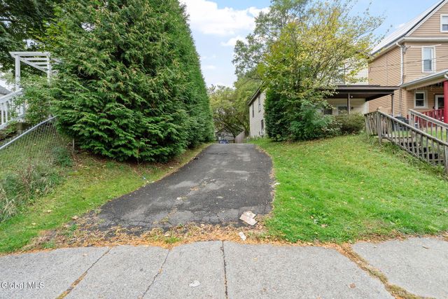 685 Myrtle Avenue, Albany, NY 12208