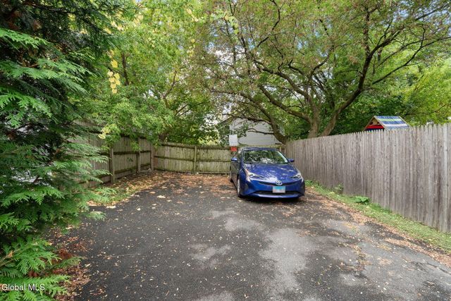 685 Myrtle Avenue, Albany, NY 12208