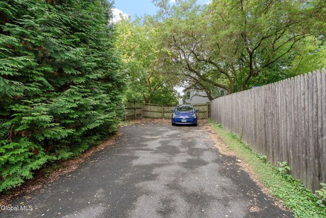 685 Myrtle Avenue, Albany, NY 12208