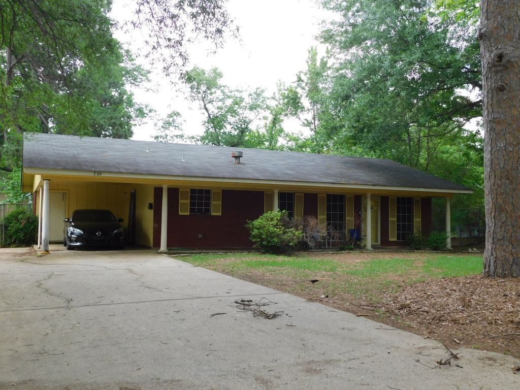 206 Roy Street, Springhill, LA 71075