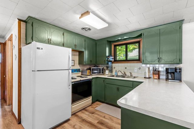 288 FORKIN STREET, Menasha, WI 54952