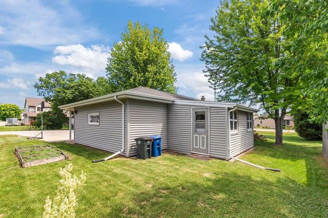 288 FORKIN STREET, Menasha, WI 54952