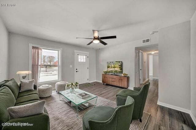 6100 Toebbe Ln, Louisville, KY 40229