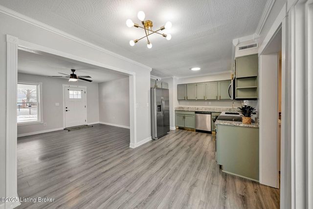 6100 Toebbe Ln, Louisville, KY 40229