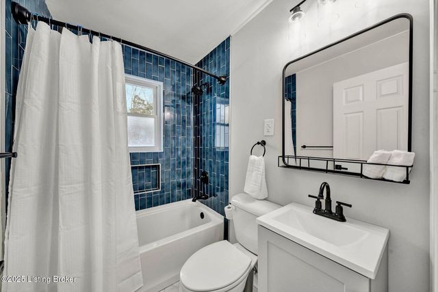 6100 Toebbe Ln, Louisville, KY 40229