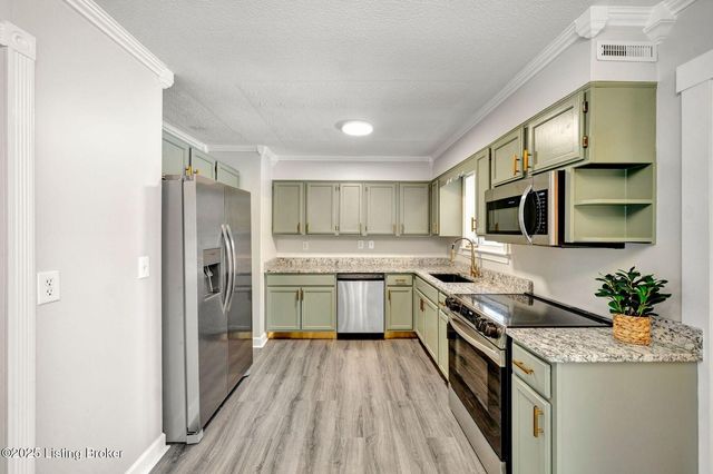 6100 Toebbe Ln, Louisville, KY 40229